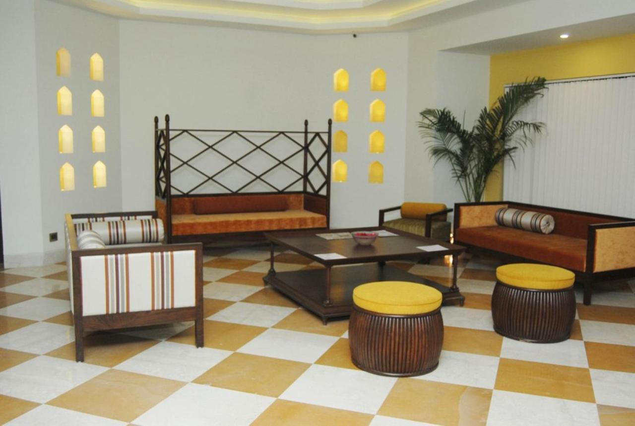 Hotel Abigail Goradia'S シルディ エクステリア 写真