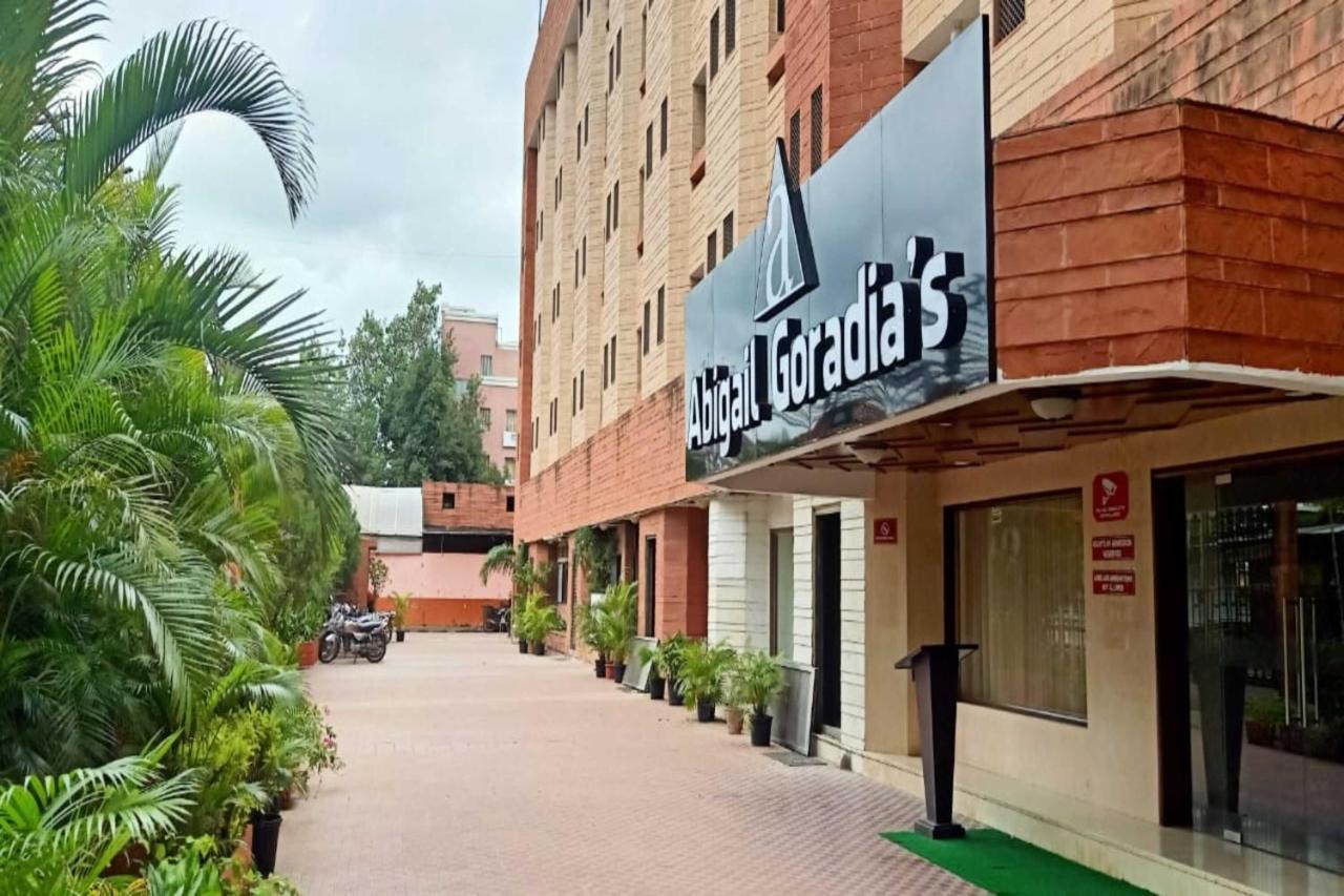 Hotel Abigail Goradia'S シルディ エクステリア 写真