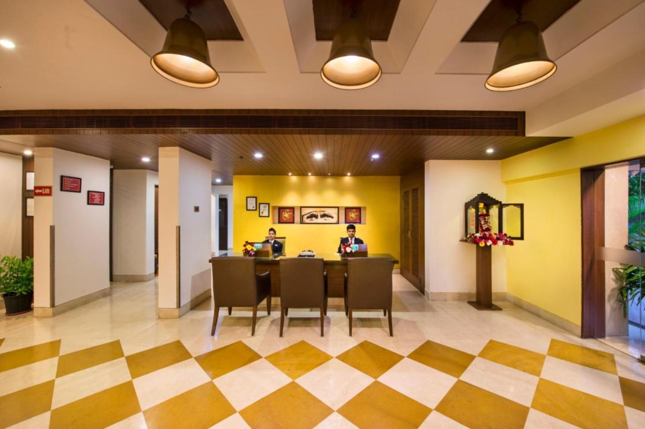 Hotel Abigail Goradia'S シルディ エクステリア 写真