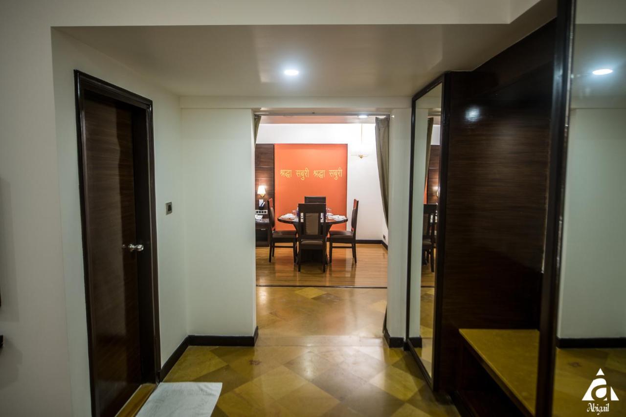Hotel Abigail Goradia'S シルディ エクステリア 写真