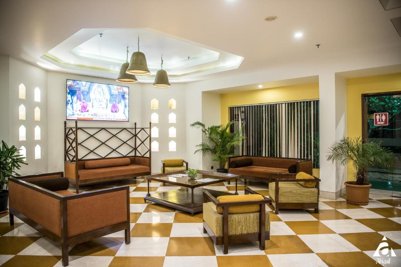 Hotel Abigail Goradia'S シルディ エクステリア 写真
