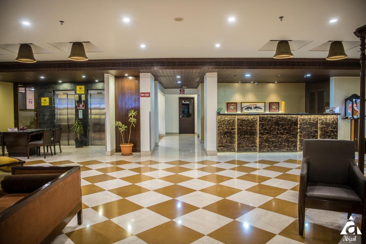 Hotel Abigail Goradia'S シルディ エクステリア 写真