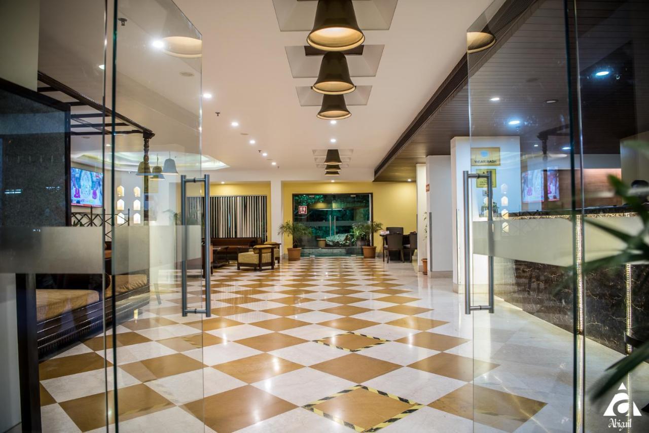 Hotel Abigail Goradia'S シルディ エクステリア 写真