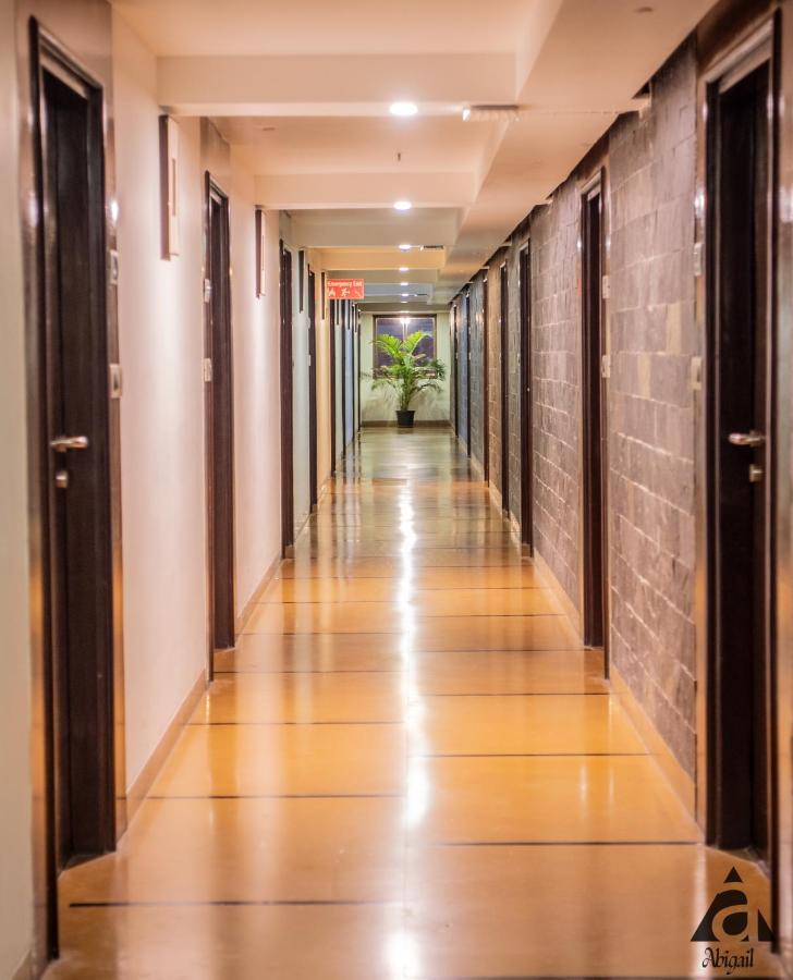Hotel Abigail Goradia'S シルディ エクステリア 写真